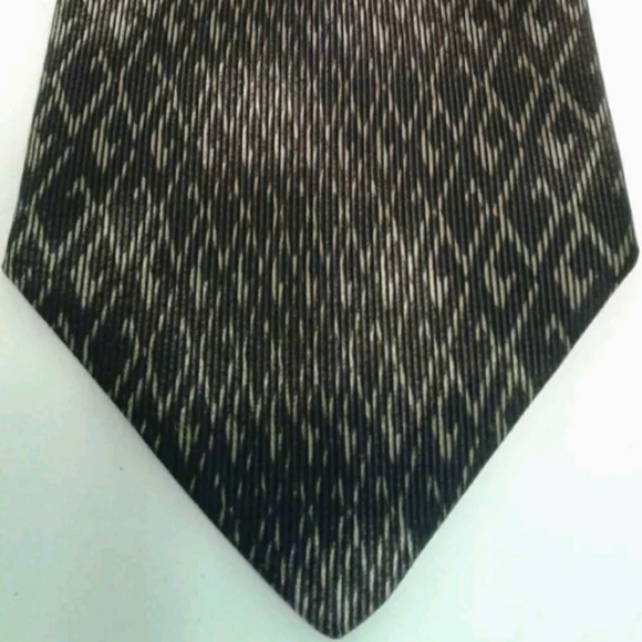 GUCCI MENS AUTHENTIC 100% ITALIAN SILK TIE - Picture 6 of 6